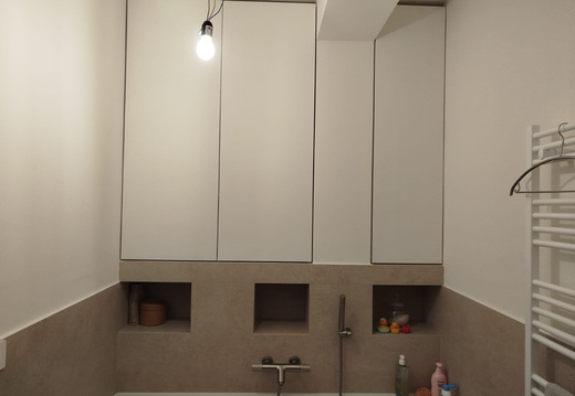 Mobile con ante bagno