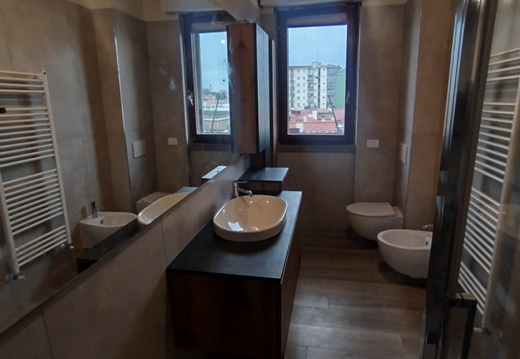 Mobile bagno in rovere realizzato su misura